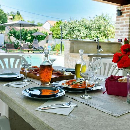 Villa Aromatica 비지나다 외부 사진